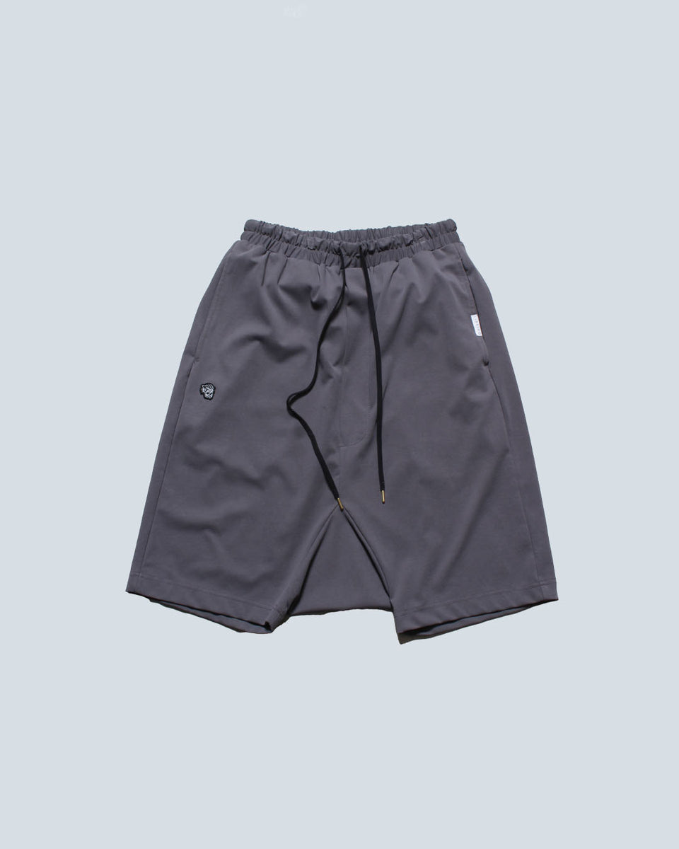 ドローストリングサルエルショーツ – LIBEIRO