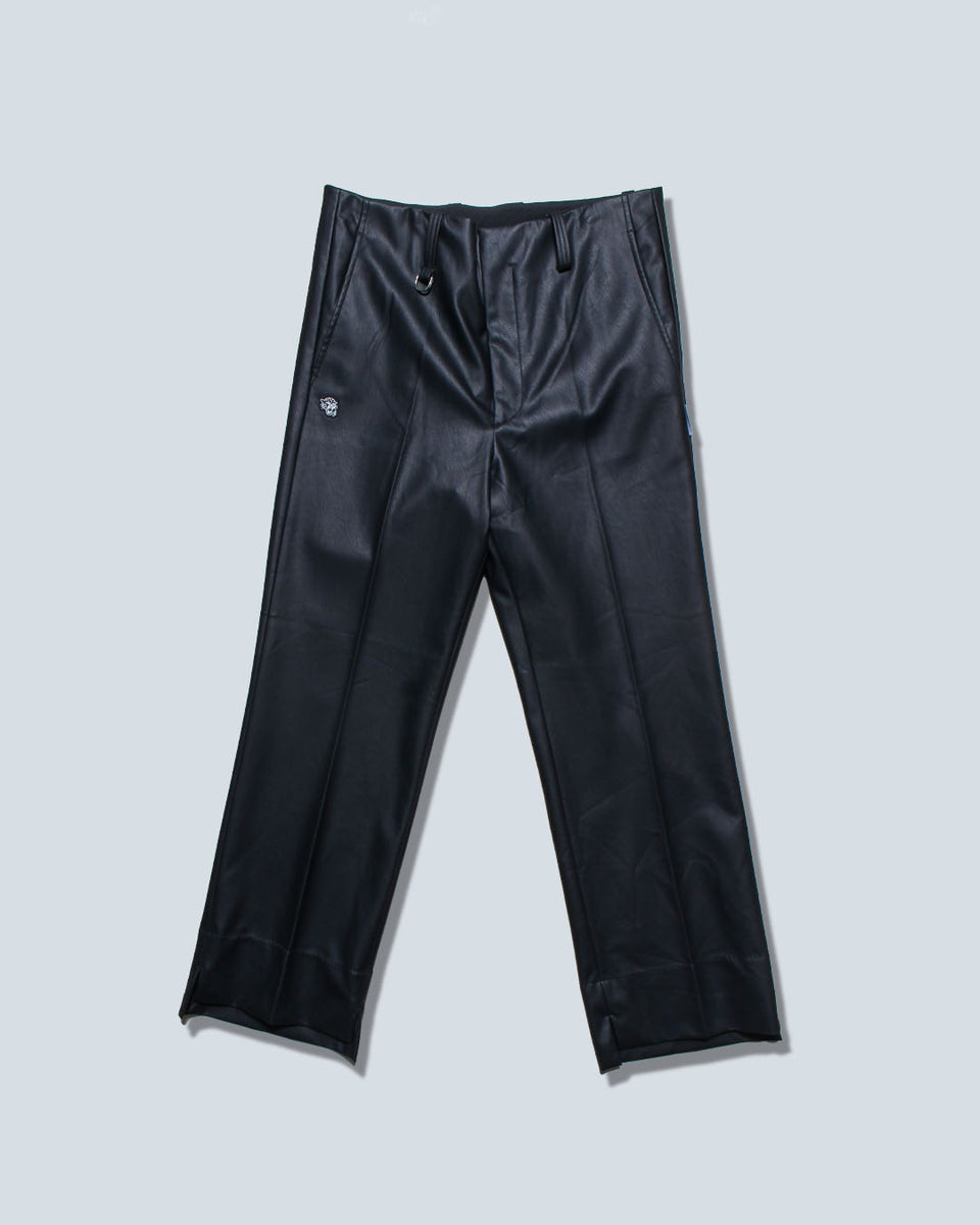 LIBEIRO レザースラックス　即完売品 LIBEIRO レザースラックス即完売品
