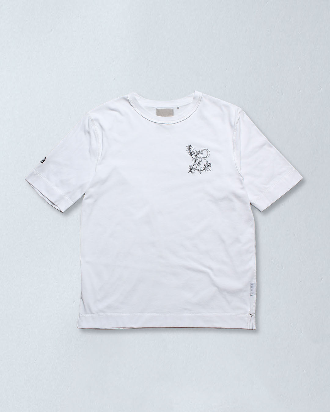 フラワーロゴTシャツ – LIBEIRO