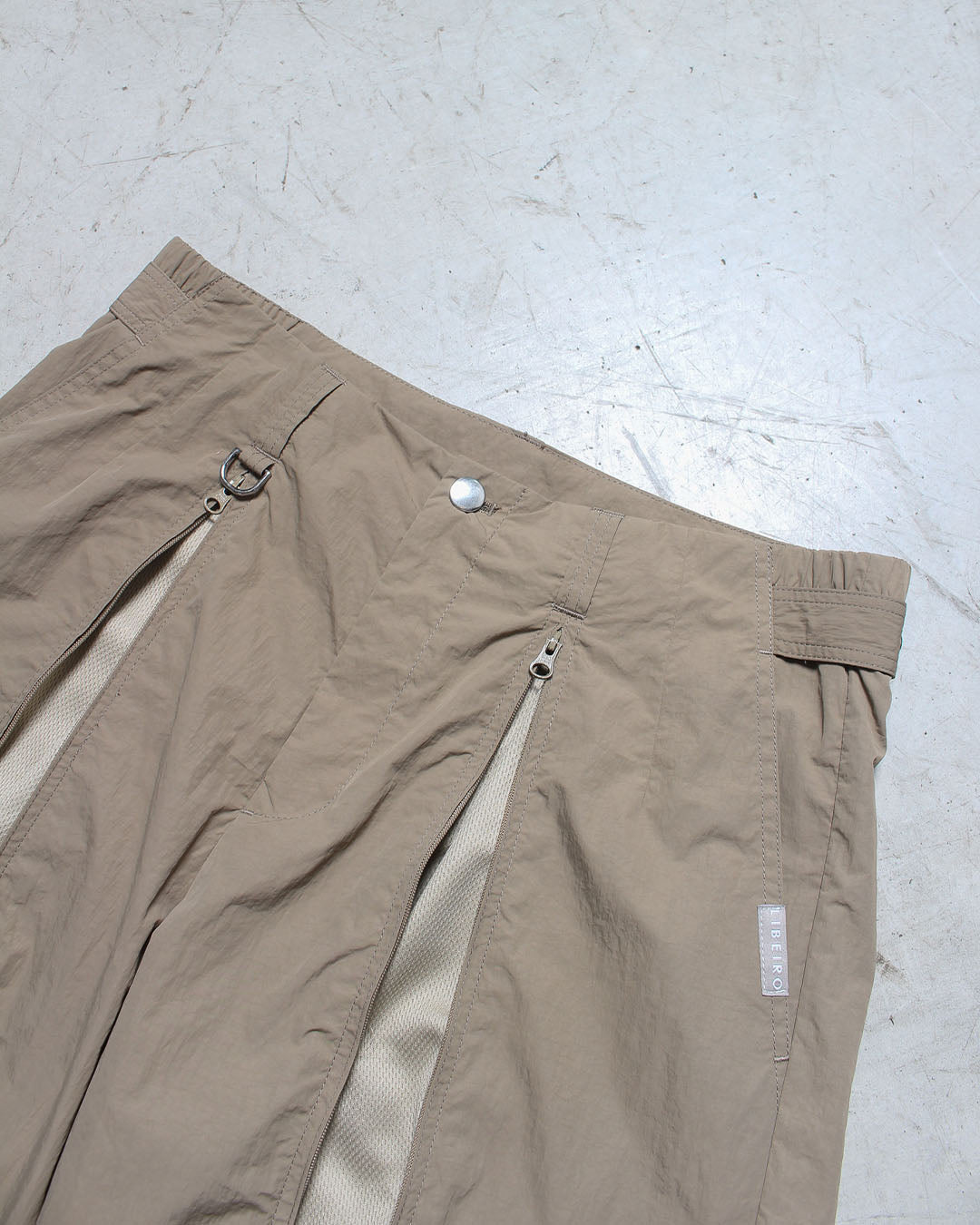 ナイロンメッシュパンツ – LIBEIRO