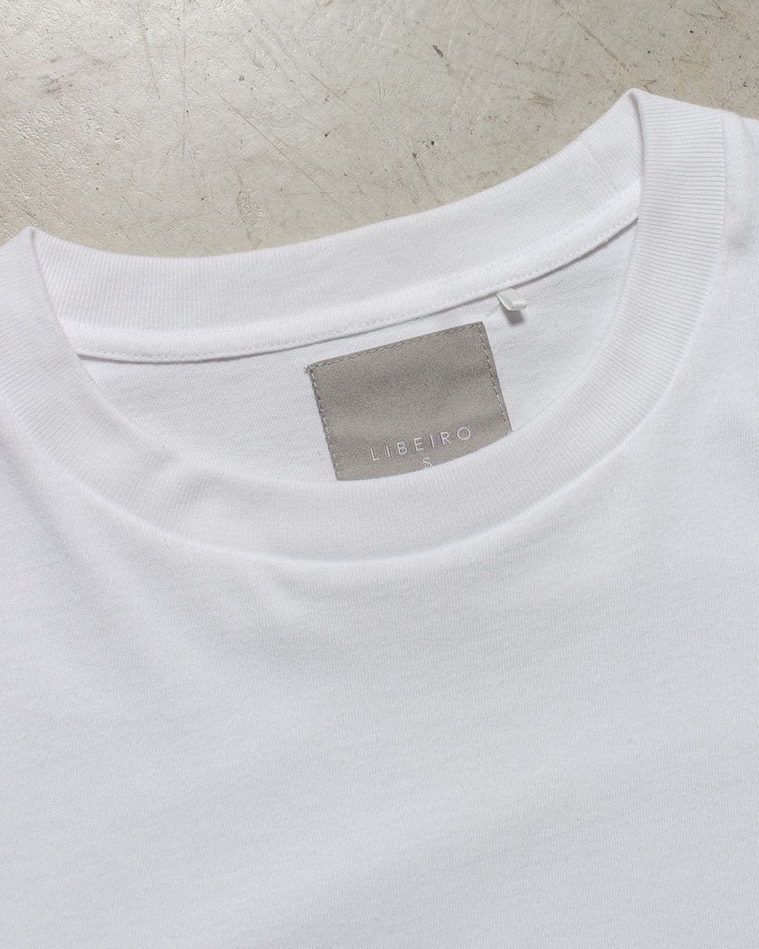 サインロゴTシャツ – LIBEIRO
