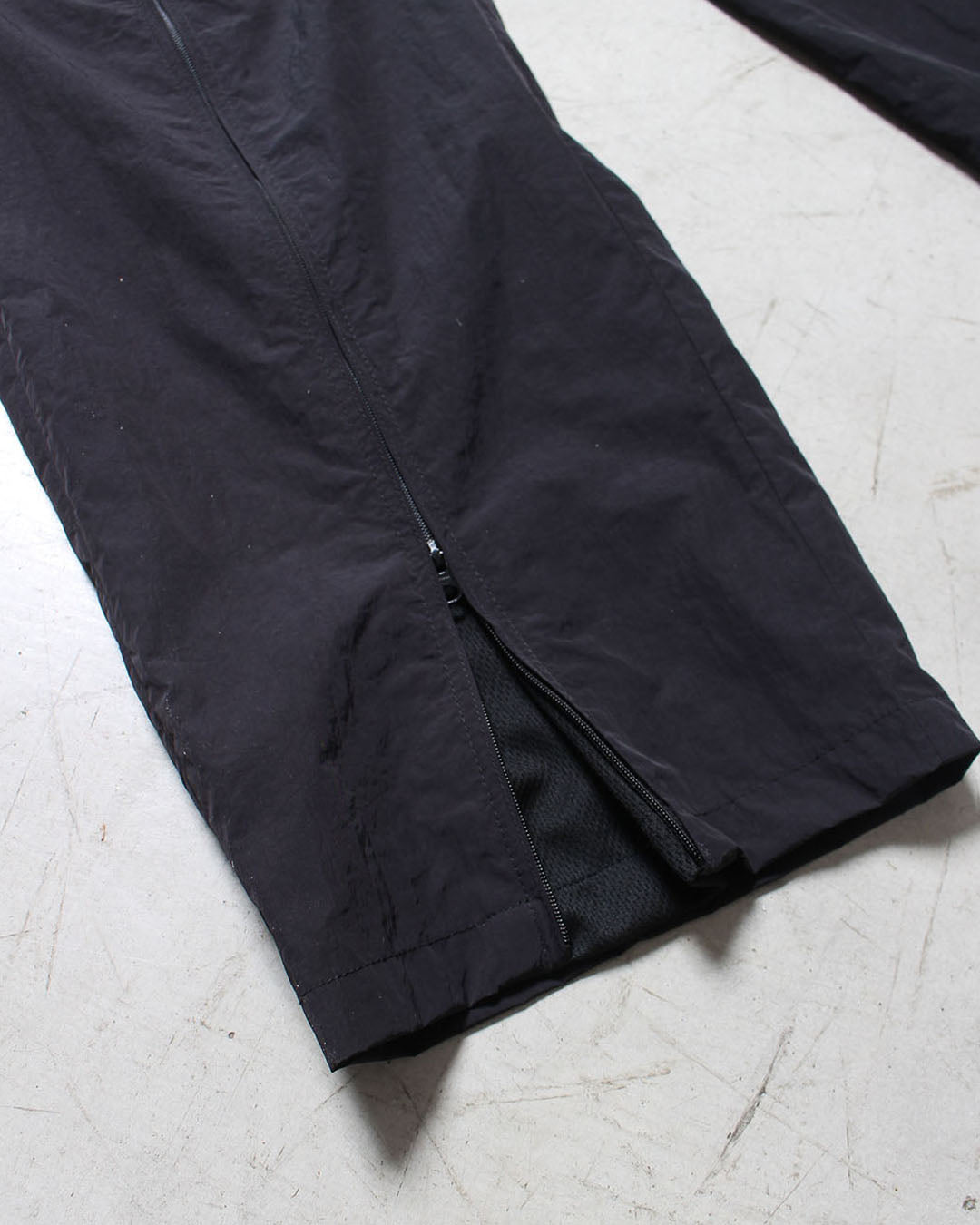 ナイロンメッシュパンツ – LIBEIRO