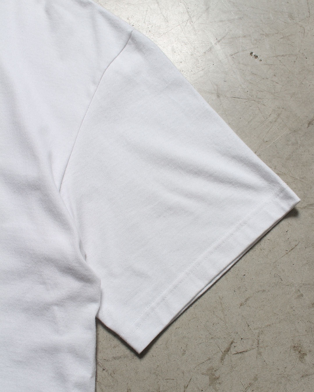 サインロゴTシャツ – LIBEIRO