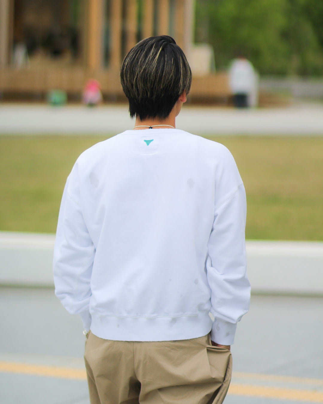 レザーパッチトレーナー