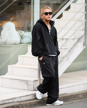 新品Cygne スウェットパンツ Leo ブラック　サイズ0 カットオフスウェットパンツ – LIBEIRO