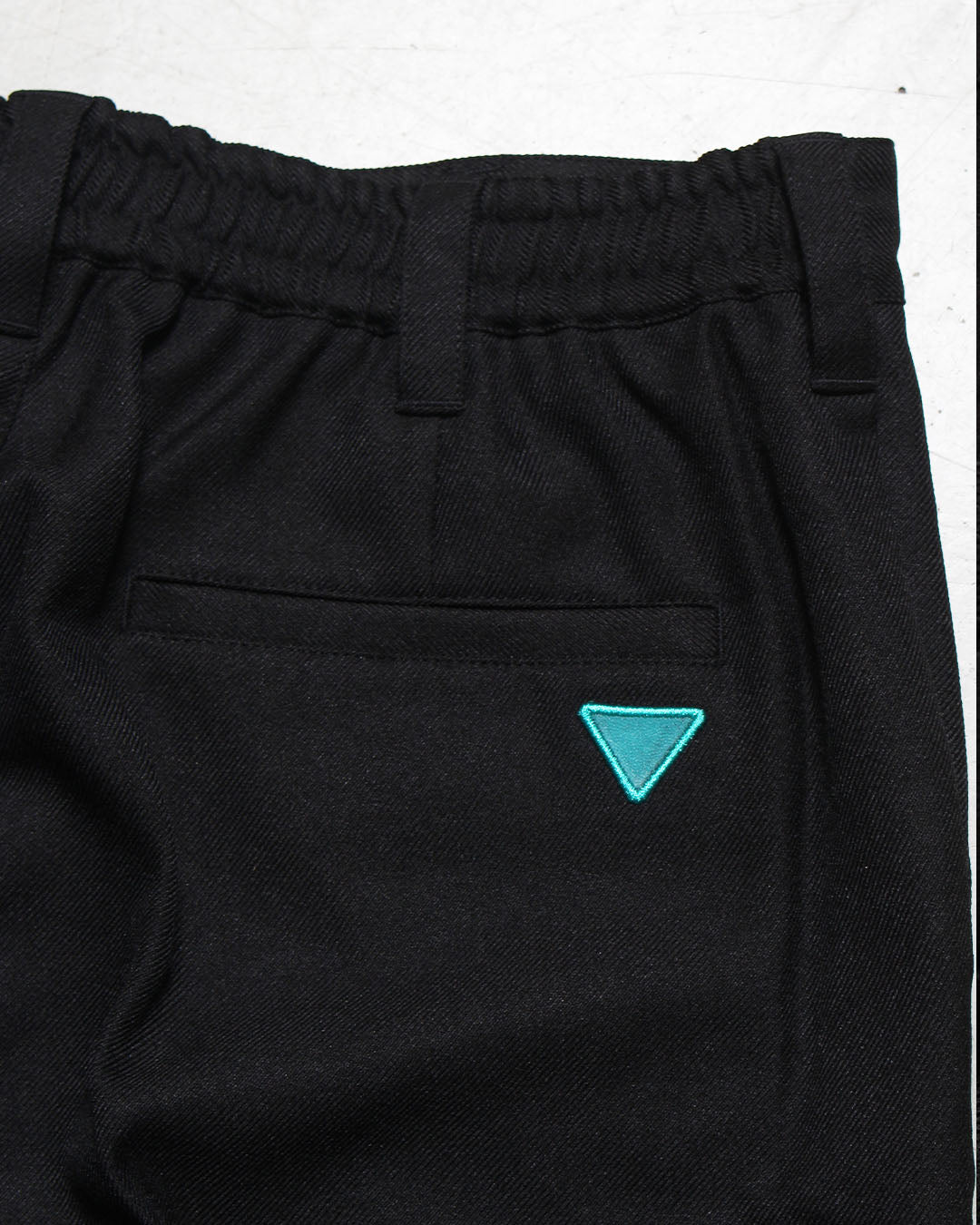 ストレートドレススラックス