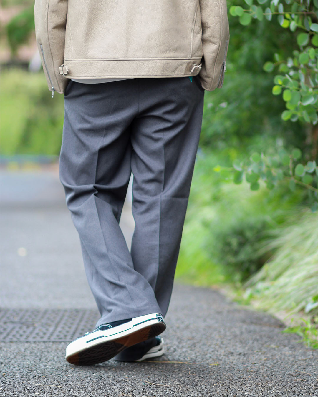 ストレートドレススラックス