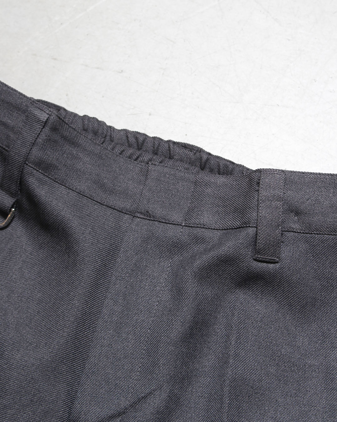 ストレートドレススラックス