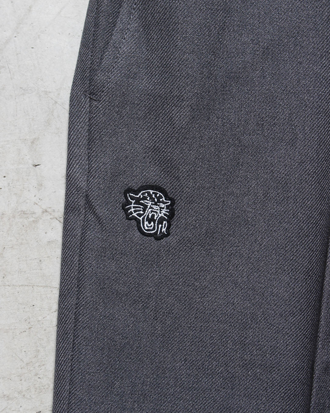 ストレートドレススラックス