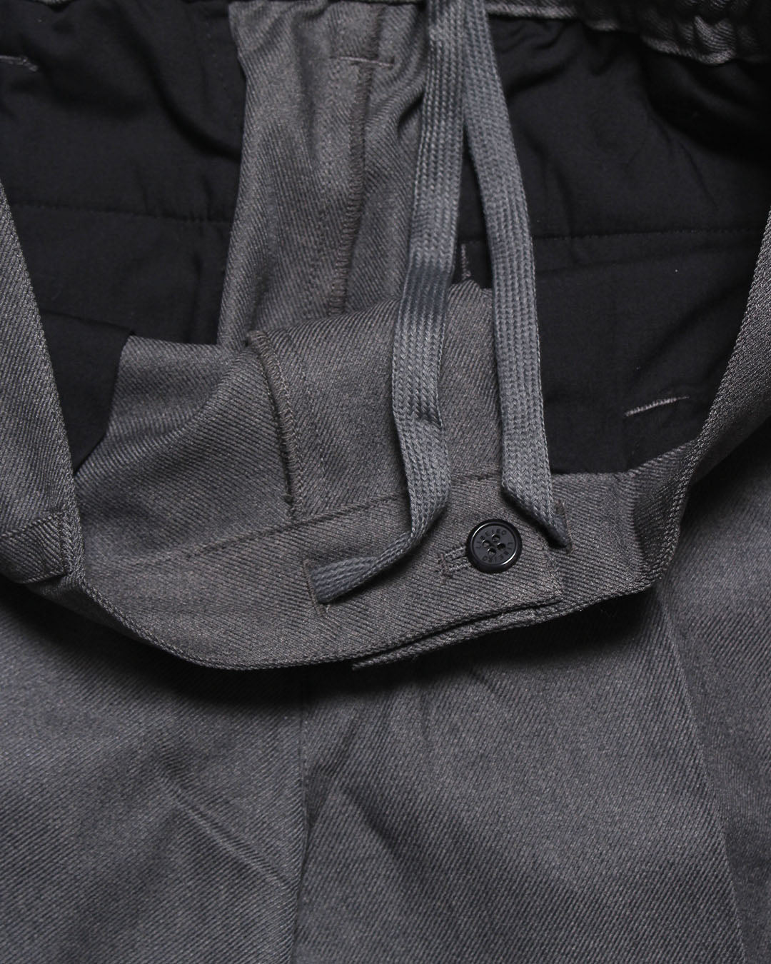 ストレートドレススラックス