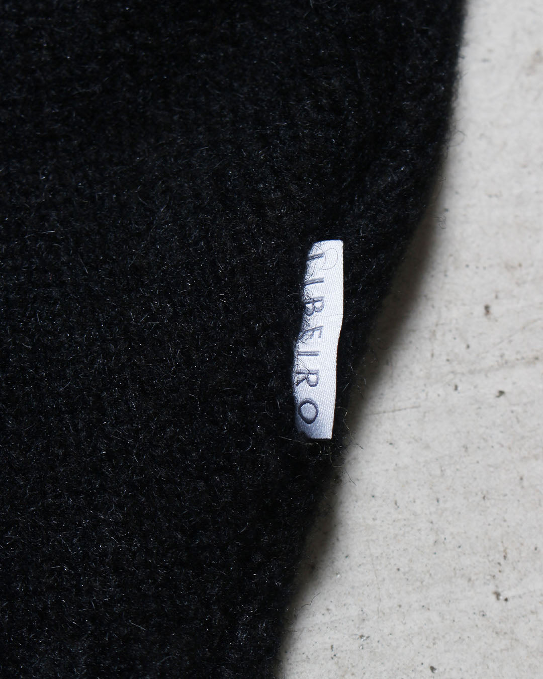 タートルネックニットセーター