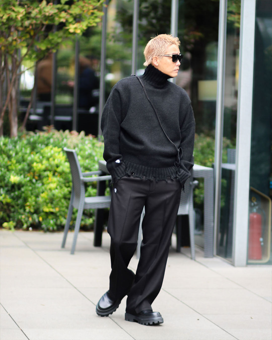 タートルネックニットセーター