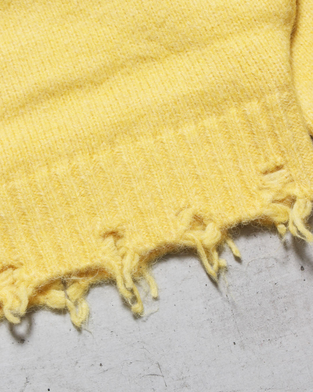 タートルネックニットセーター