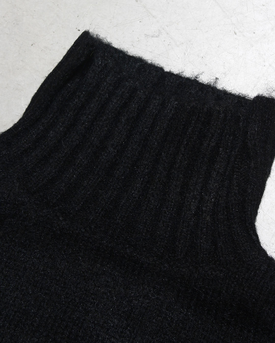 タートルネックニットセーター