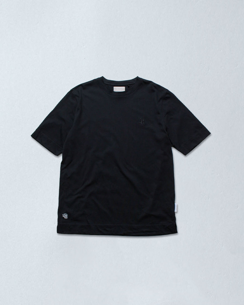 ワンポイントロゴTシャツ