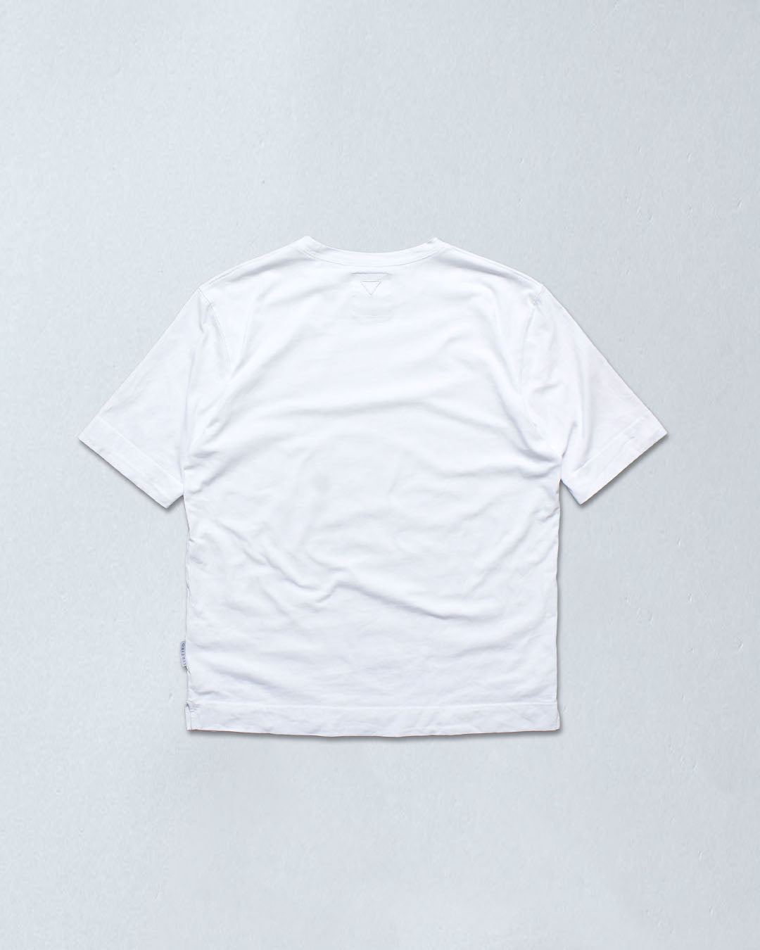 ワンポイントロゴTシャツ