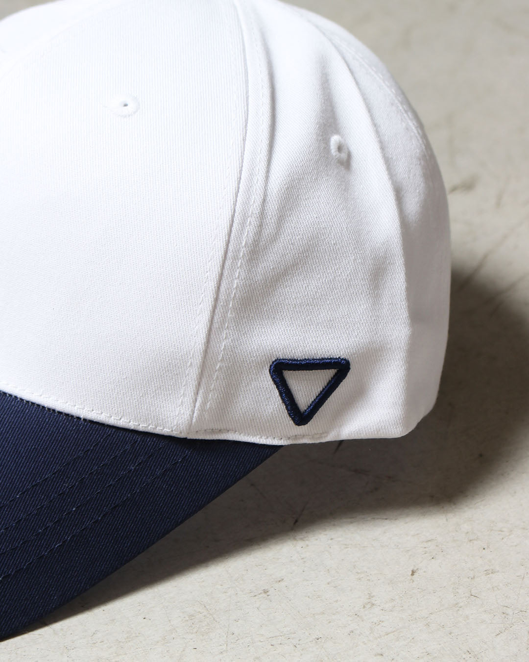 バイカラーロゴキャップ