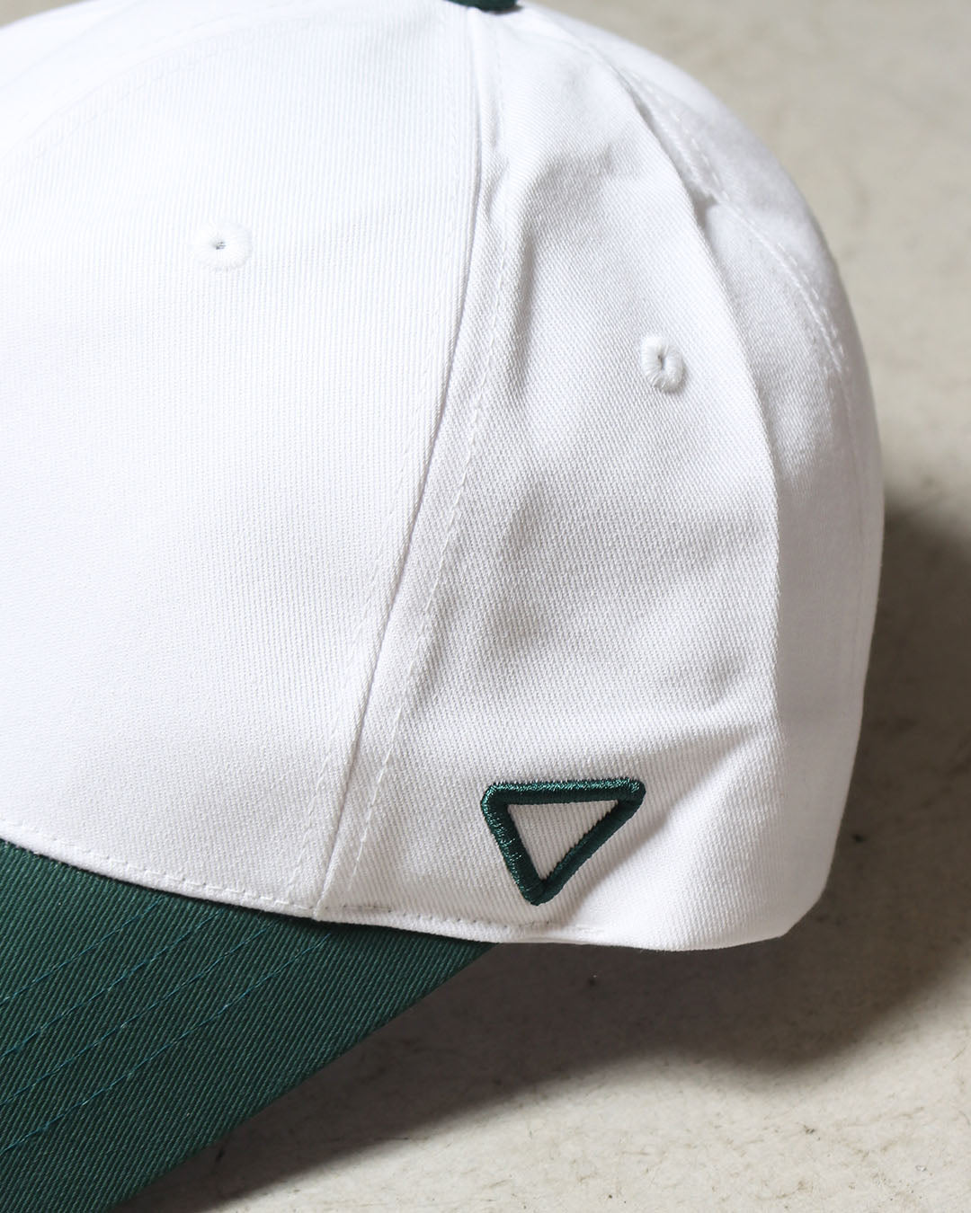 バイカラーロゴキャップ