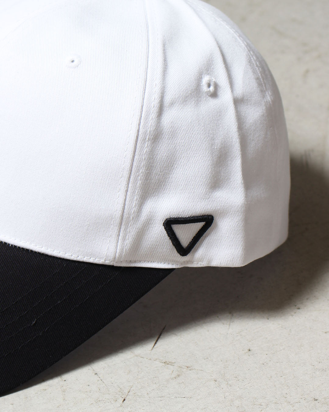 バイカラーロゴキャップ