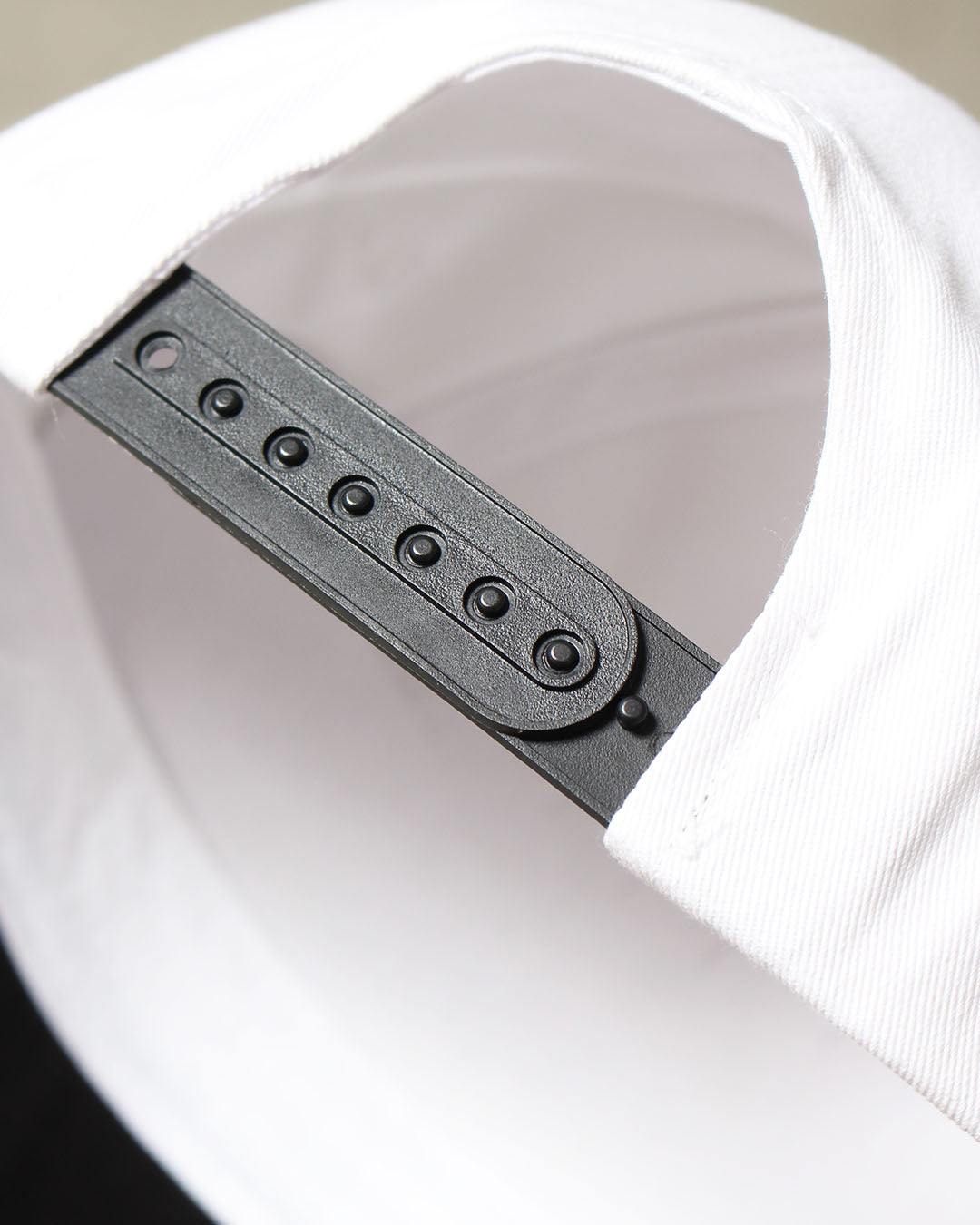 バイカラーロゴキャップ