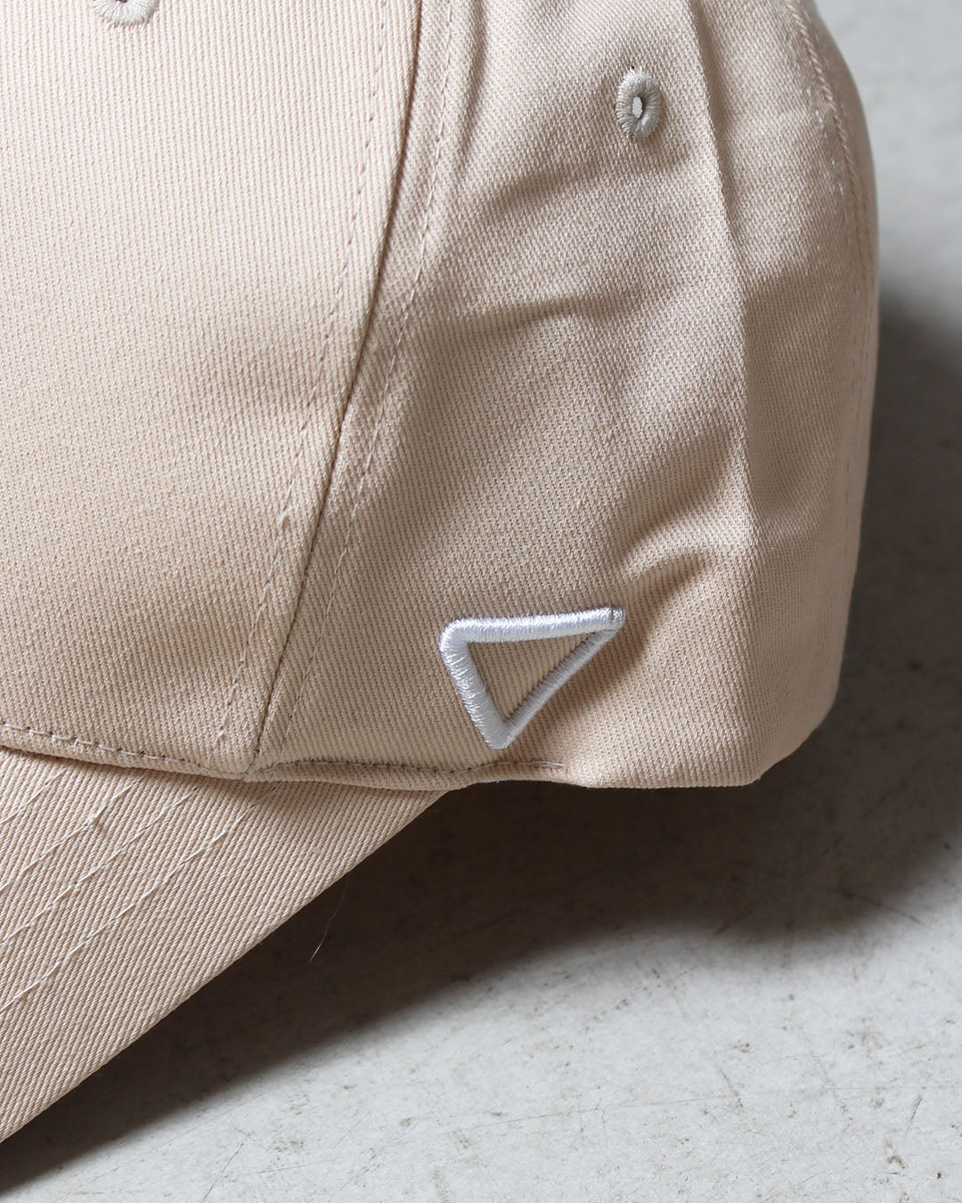 レタリングロゴキャップ