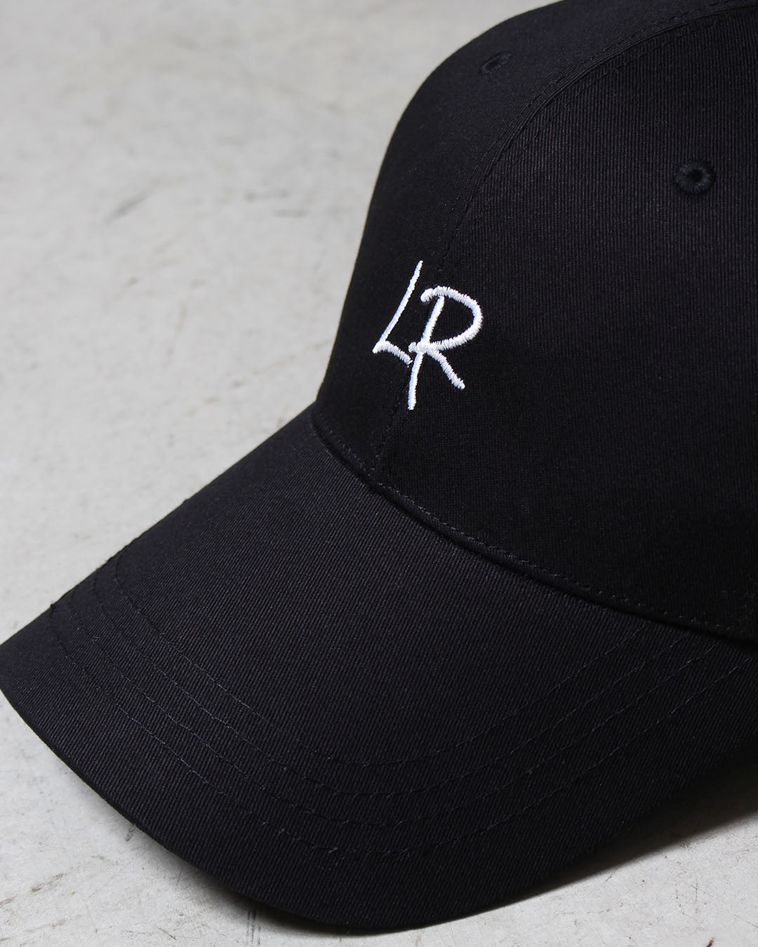 レタリングロゴキャップ