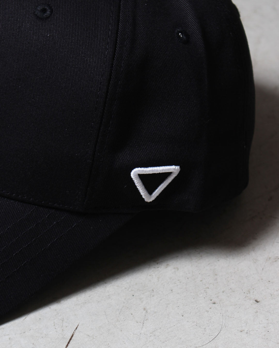 レタリングロゴキャップ