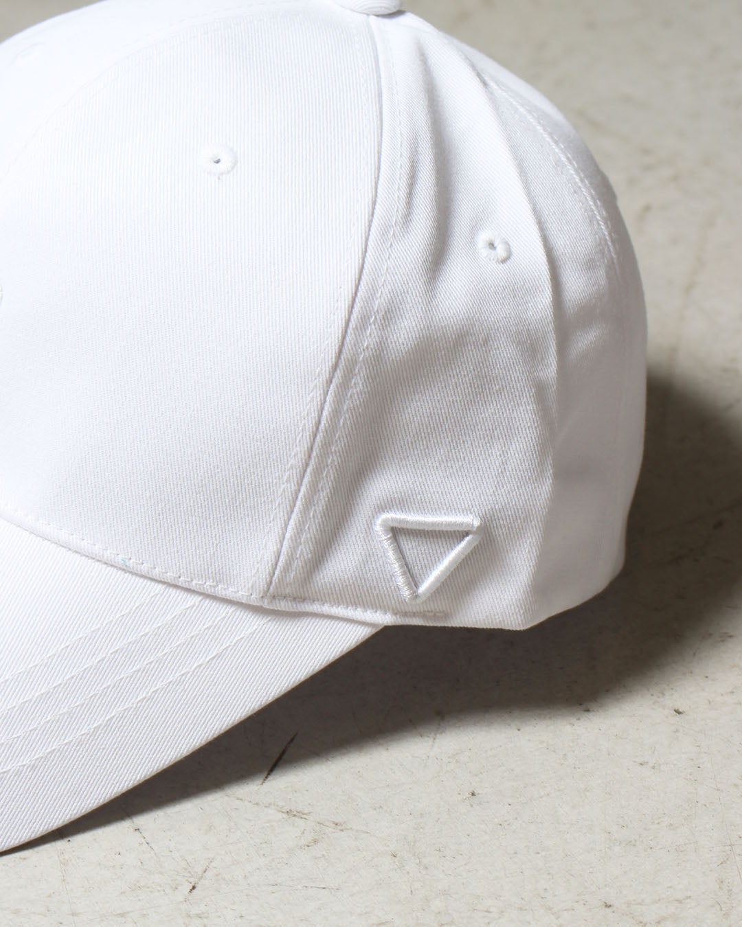 レタリングロゴキャップ