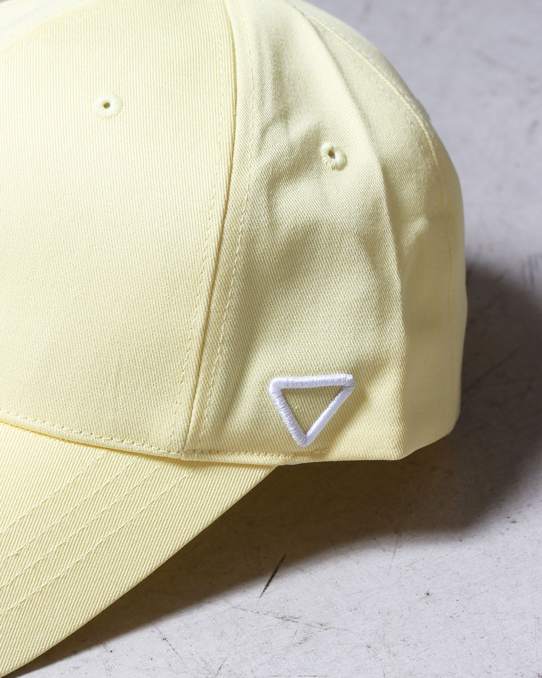 レタリングロゴキャップ