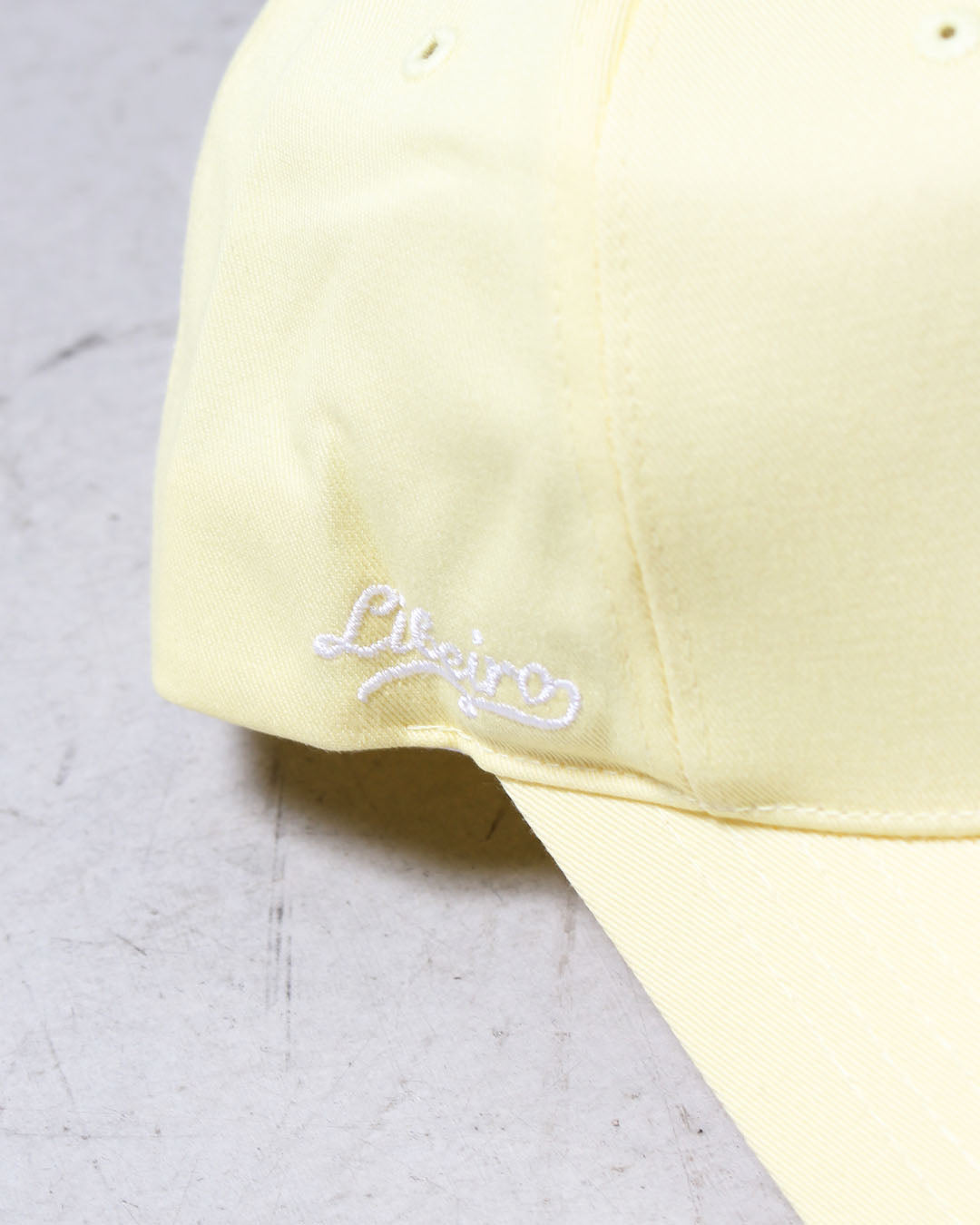 レタリングロゴキャップ