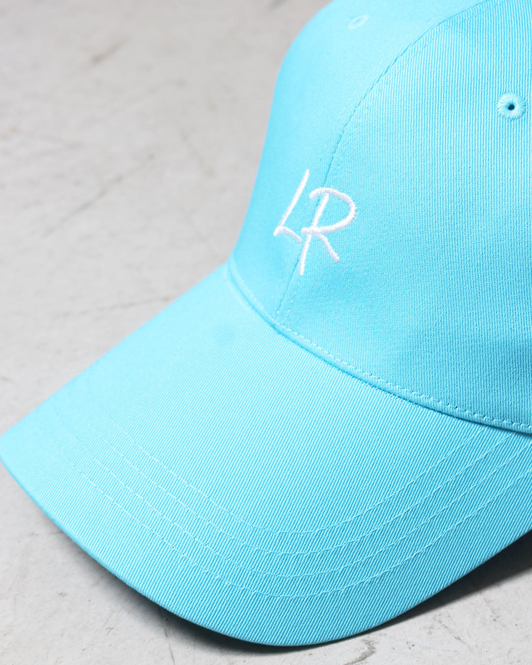 レタリングロゴキャップ