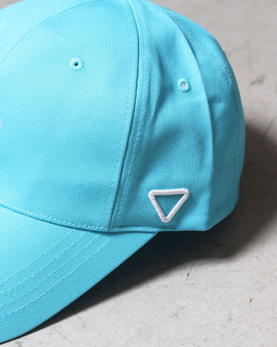 レタリングロゴキャップ