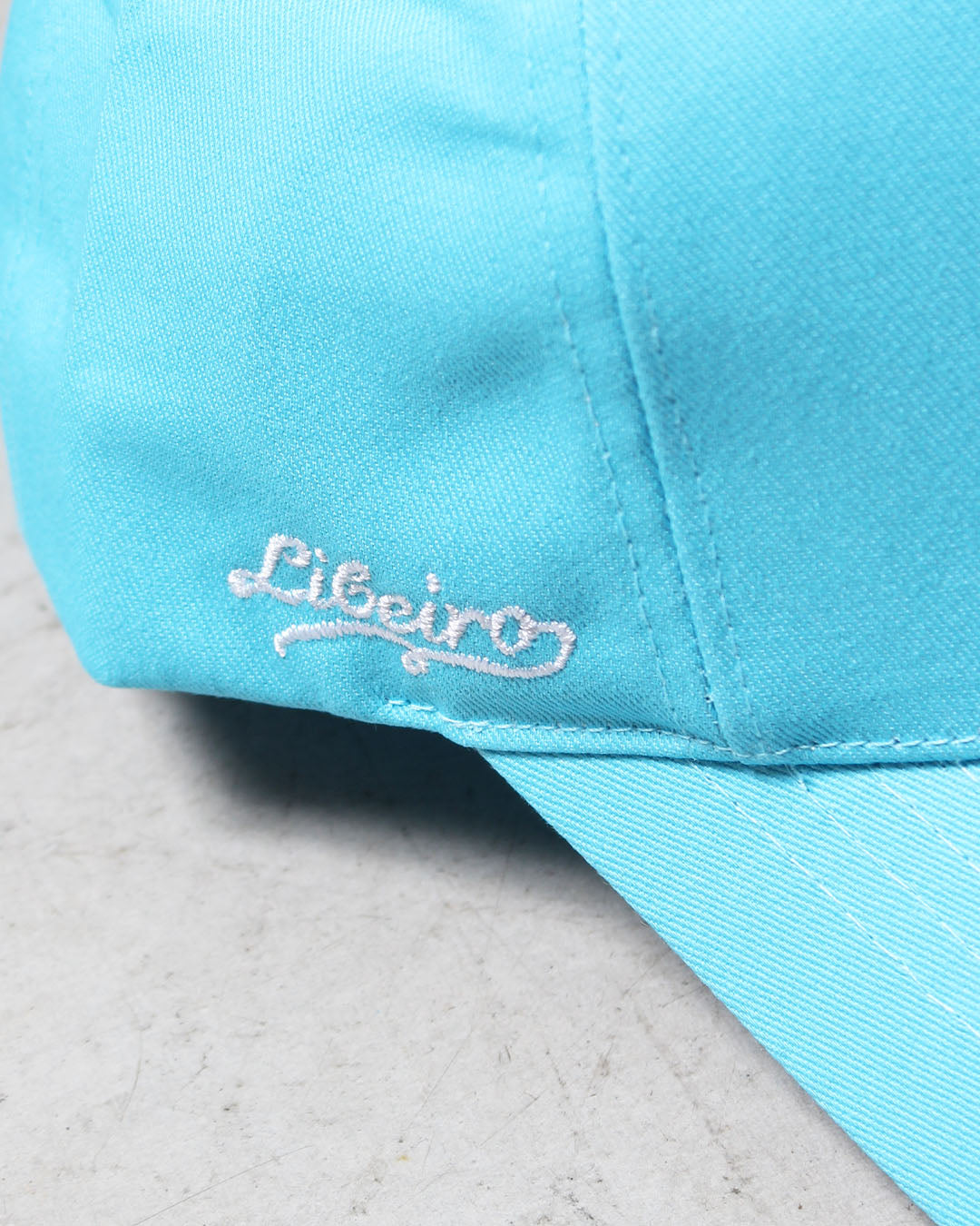 レタリングロゴキャップ