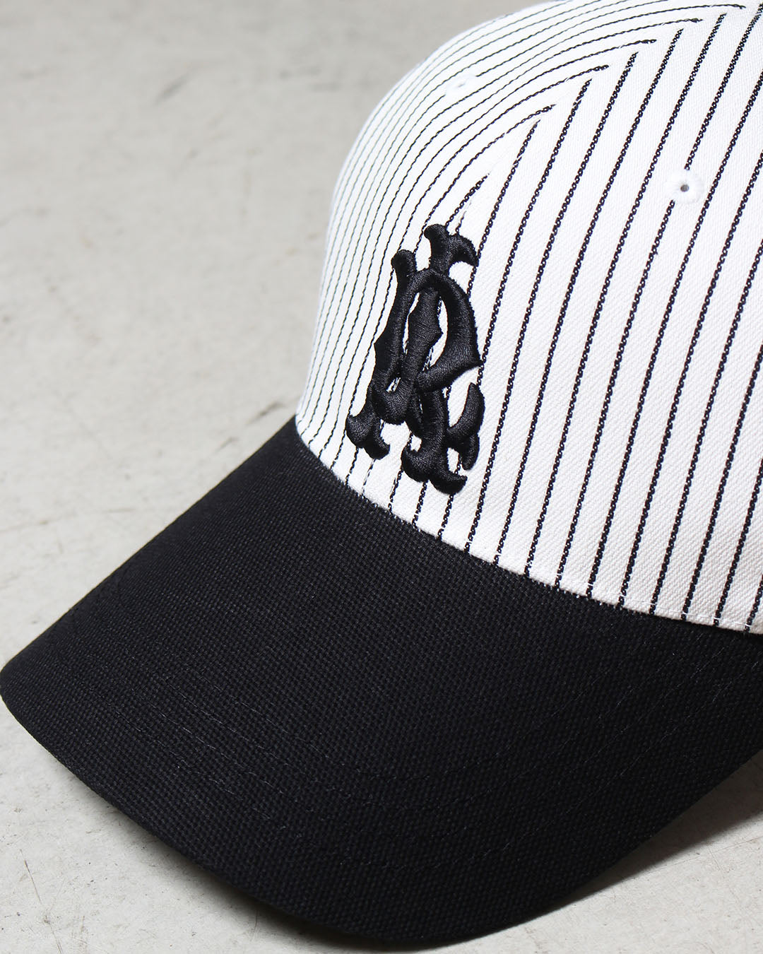 ベースボールロゴキャップ