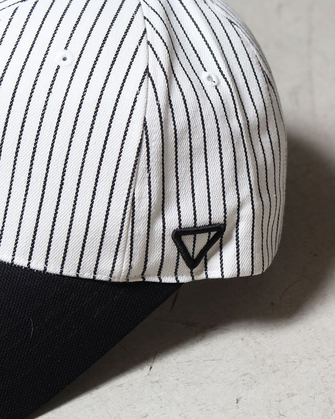 ベースボールロゴキャップ