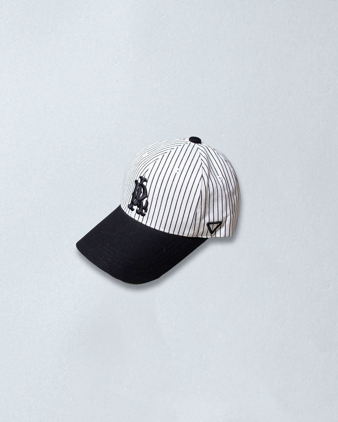 ベースボールロゴキャップ