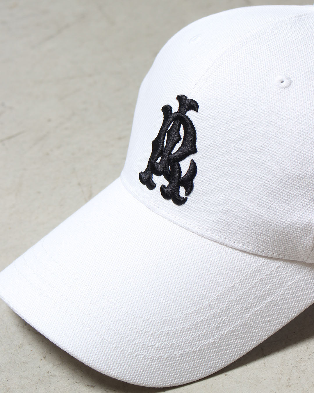 ベースボールロゴキャップ