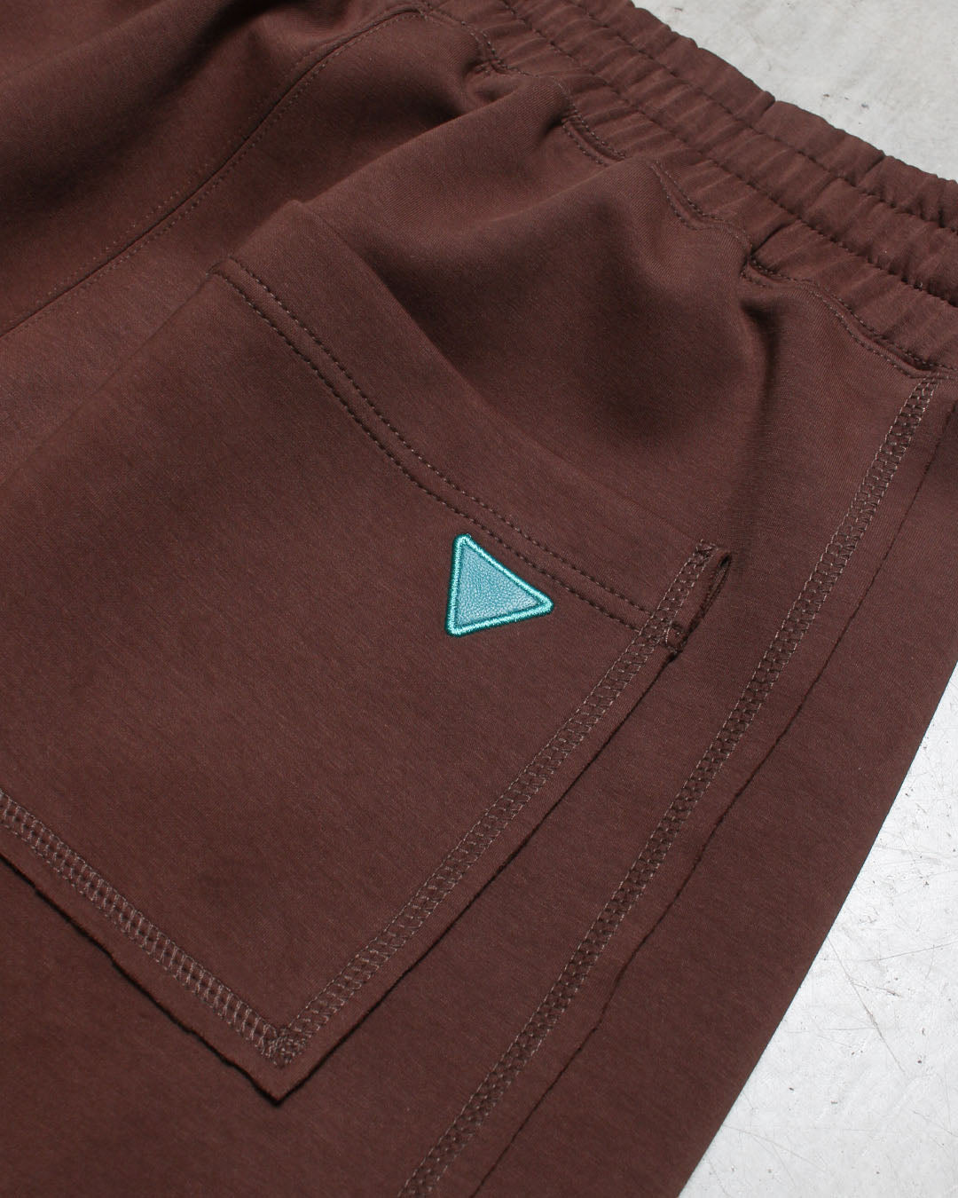 スリットリラックスパンツ