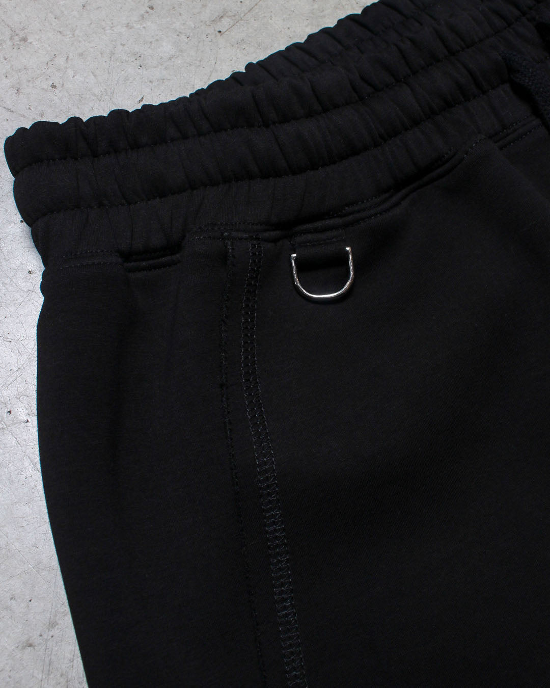 スリットリラックスパンツ