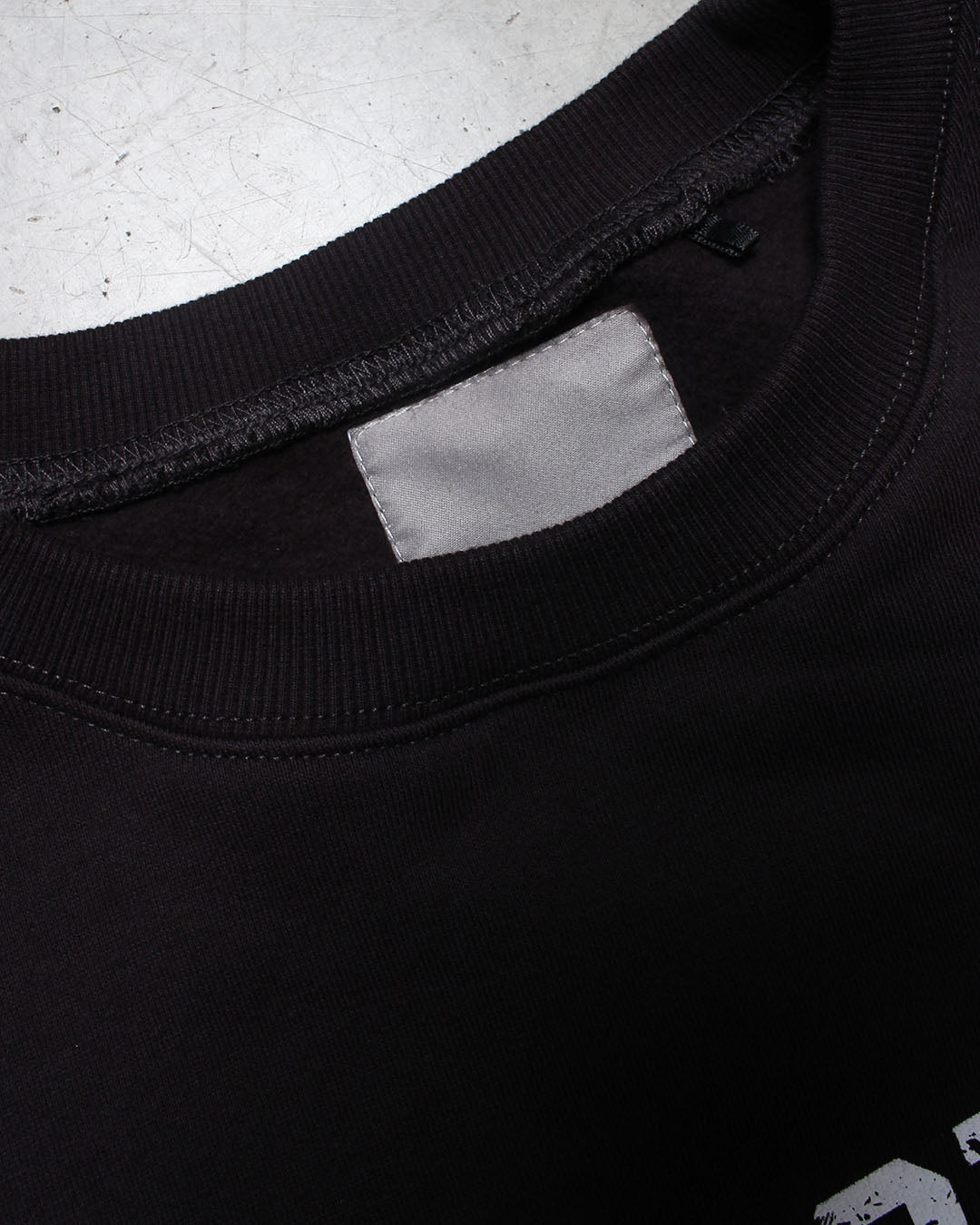 カレッジロゴトレーナー