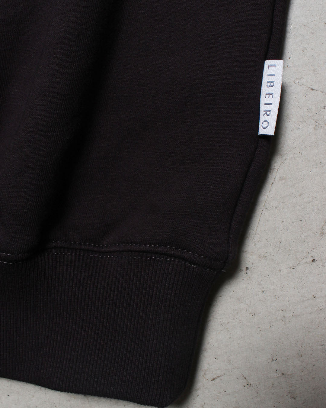 カレッジロゴトレーナー