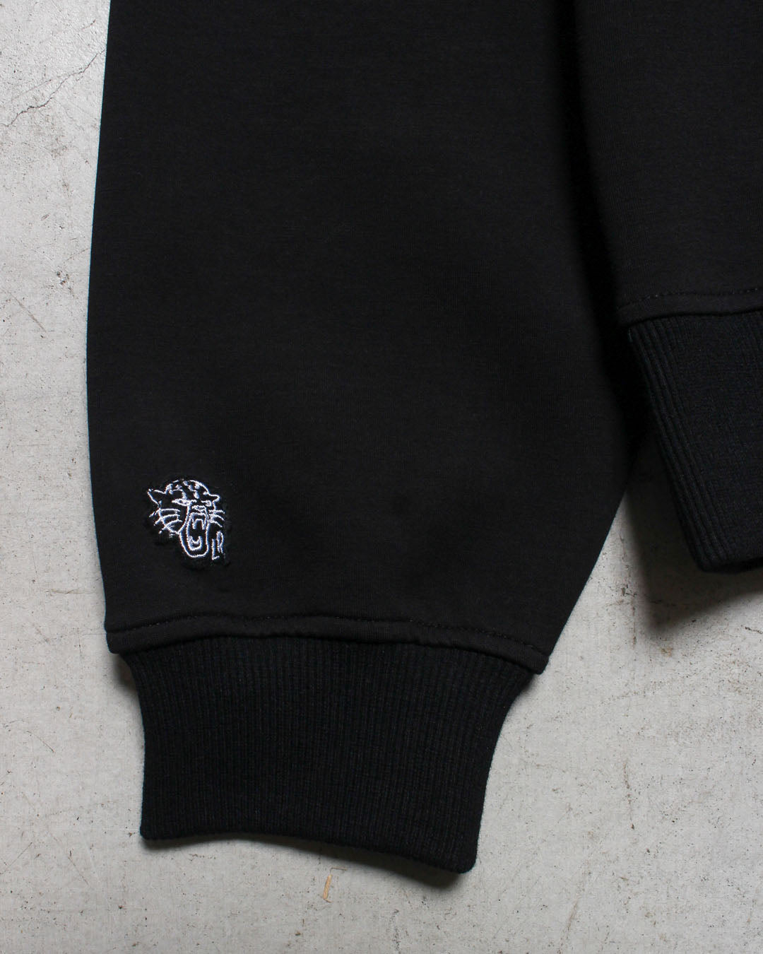 ハーフジップトップス