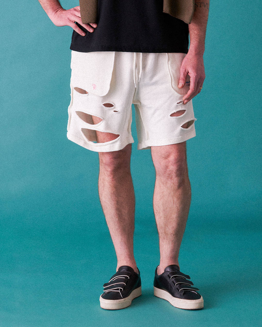 DAMAGE SWEAT SHORTS