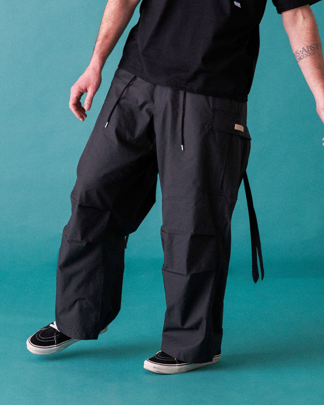 CARGO NYLON PANTS
